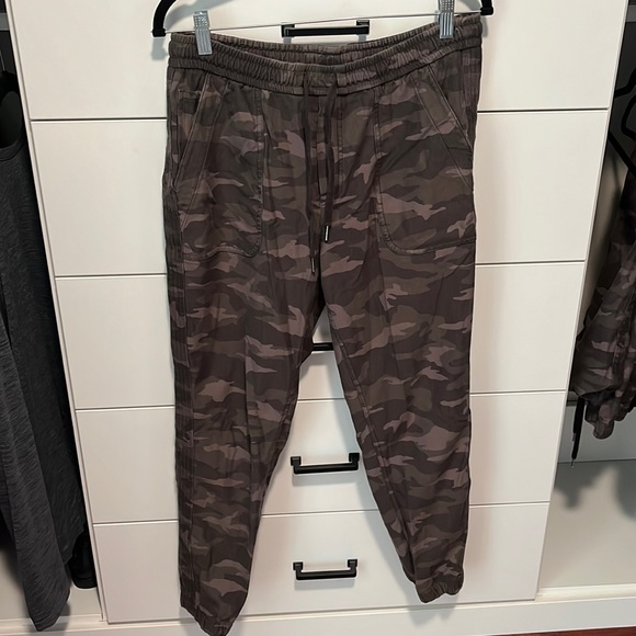 Farallon Camo Jogger - Picture 1 of 3